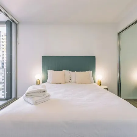 Tranquil 2 Bedroom Between Art And Sky * Brisbane