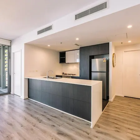 Tranquil 2 Bedroom Between Art And Sky * Brisbane