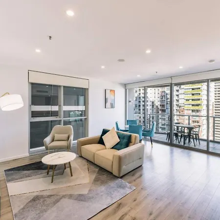 Tranquil 2 Bedroom Between Art And Sky Apartment *