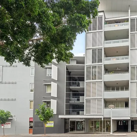Modern Southbank Parklands Retreat Apartment