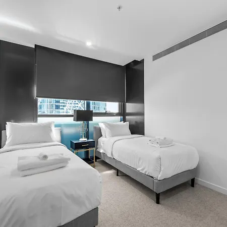 Apartment Luxe 3br With Views, Car Park And Rooftop Pool *