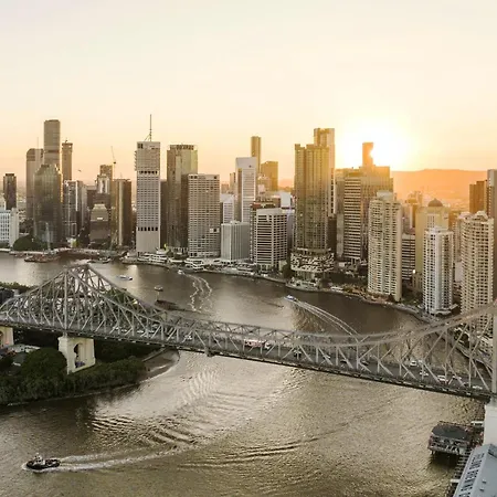 High-rise With Pool, Sauna & Gym Access Brisbane