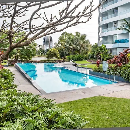 Apartment Riverside At Wateredge West End *