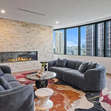 Diamonds Are Forever 1bed-1bath-parking-views *