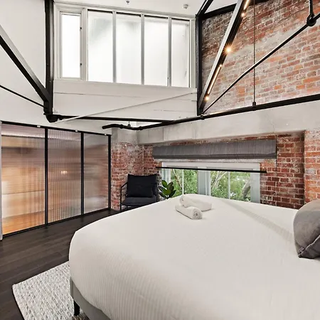 Stylish Riverside 2-bedroom In Teneriffe *