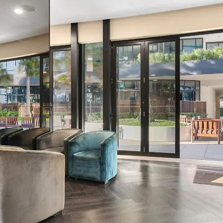 Escape With Balcony & Resort-style Amenities * Brisbane