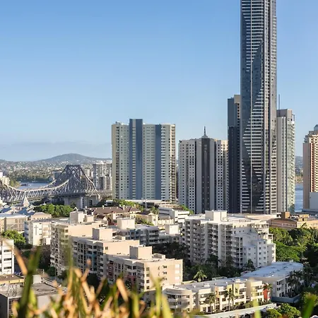 Apartment Escape With Balcony & Resort-style Amenities Brisbane