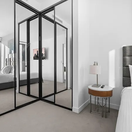 Apartment Escape With Balcony & Resort-style Amenities Brisbane