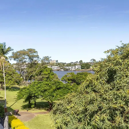 Oxlade Luxury Riverfront *