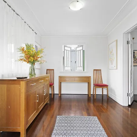Spacious Family With Garden In Quiet Suburb Holiday home Brisbane