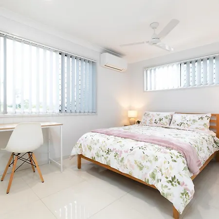 Apartment Smart Self Check-in - W Freney *