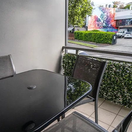 Teneriffe Executive Apartment