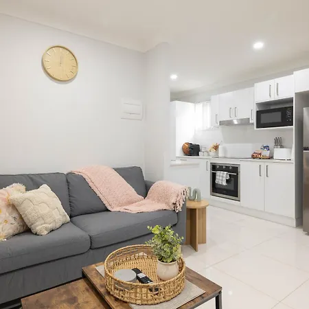 Apartment Smart Self Check-in - N Freney *