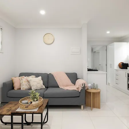 Smart Self Check-in - N Freney Apartment
