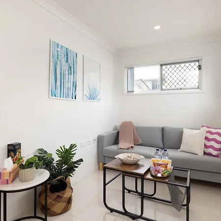 Apartment Smart Self Check-in - N Freney *