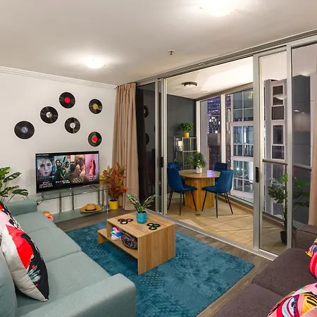 Retro Mania Cbd Sleeps 6 Car Park Included *