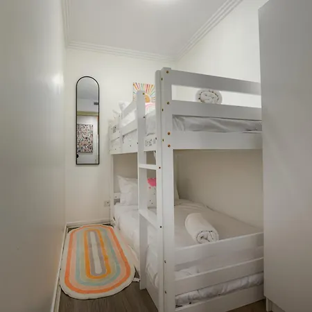 Retro Mania Cbd Sleeps 6 Car Park Included * Brisbane
