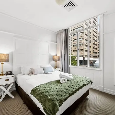 Adina - Perfect & Convenient Pad