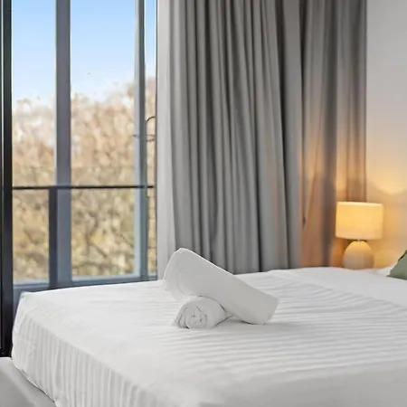 Apartment 38 High St - Premium Executive In Heart Of Toowong Brisbane