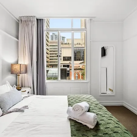 Adina - Perfect & Convenient Pad * Brisbane