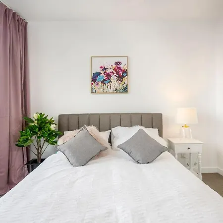 Stylish Decor 2br South Gym Pool Cine Bo12510 Apartment *