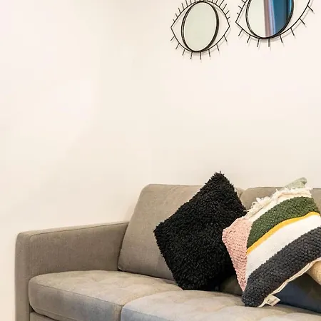 Stylish Decor 2br South Gym Pool Cine Bo12510 Apartment Brisbane