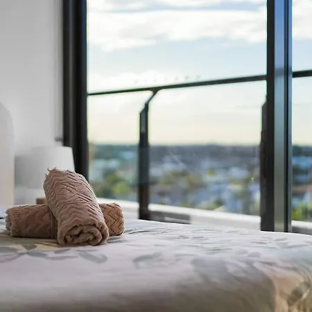 2br In Proximity Hamilton With Carpark Brisbane