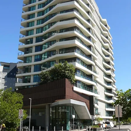 Apartment 2br In Proximity Hamilton With Carpark