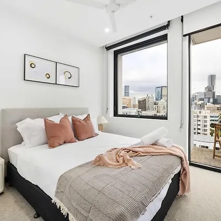 Stylish 2br Retreat Walk To Shop & Local Hotspots *