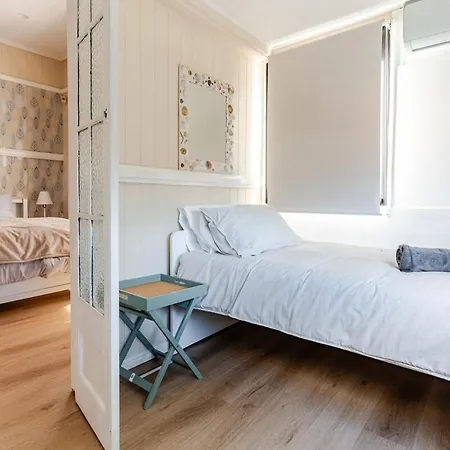 Holiday home A5q Abnb-style 3br House With Balcony & 2 Free Parking Nr Portside Wharf *