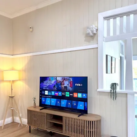 A5q Abnb-style 3br House With Balcony & 2 Free Parking Nr Portside Wharf * Brisbane