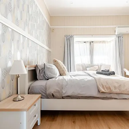 A5q Abnb-style 3br House With Balcony & 2 Free Parking Nr Portside Wharf *