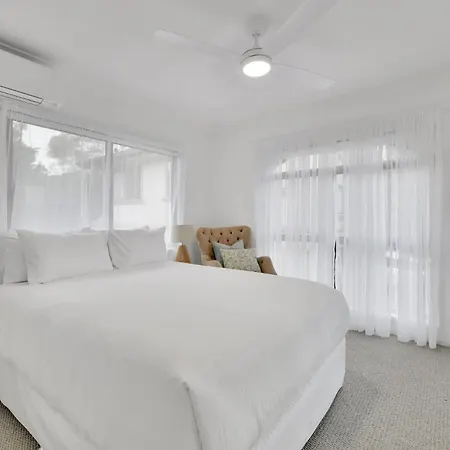 Holiday home Homely 3-bed Townhouse With Pool & Gym Access