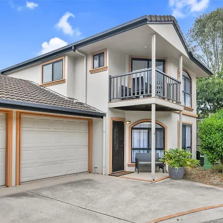 Homely 3-bed Townhouse With Pool & Gym Access Holiday home *