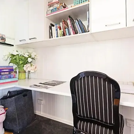 Luxe Inner-city With Views - Teneriffe Holiday home Brisbane