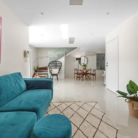 Luxe Inner-city With Views - Teneriffe Holiday home Brisbane