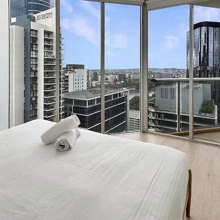 Apartment Cbd With Pool & Gym Access