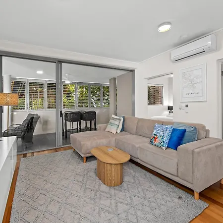 Apartment Spacious And Leafy With Pool And Parking - Walk To River Brisbane