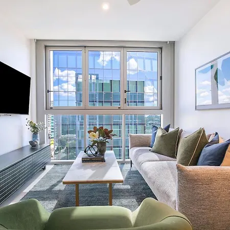 'oliva On Brookes' Chic Inner-city Escape With Pool Apartment Brisbane