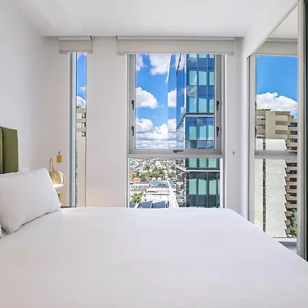 'oliva On Brookes' Chic Inner-city Escape With Pool Brisbane