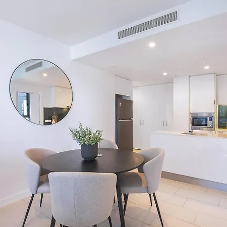 'oliva On Brookes' Chic Inner-city Escape With Pool Brisbane