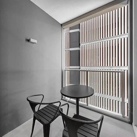 Elegant Retreat Arthouse 1br Apartment