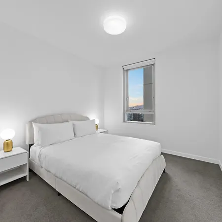 Dreamy 2br Escape Framed By And Art Apartment *