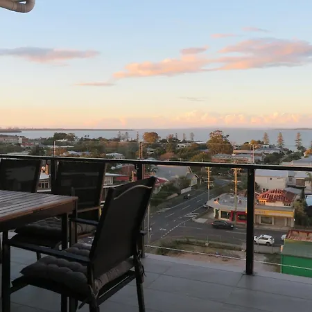 3-bedroom With Sea View, Rooftop Pool, Study & Free Parking Brisbane