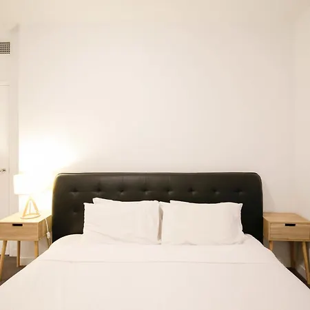 Tranquil River-view 2-bedroom High-rise Apartment *