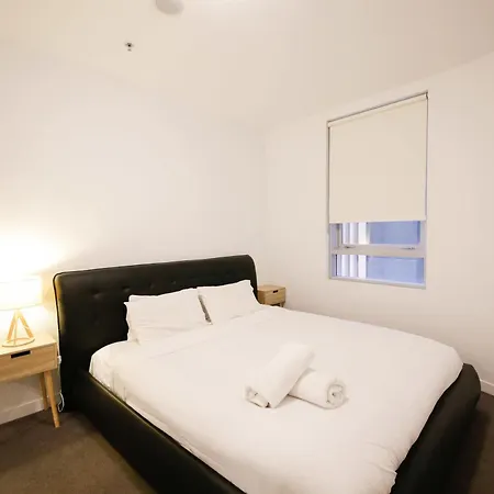 Apartment Tranquil River-view 2-bedroom High-rise *