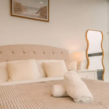 2br Queens Wharf Level 27 Sky Deck & River View W Carpark Apartment *