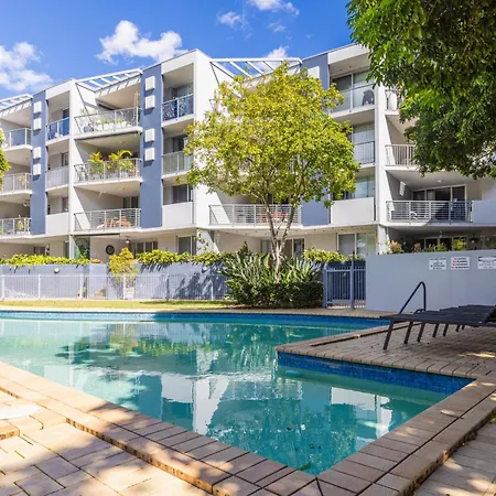 Stylish Heritage 2br Loft Near And River With Pool And Free Parking Apartment Brisbane
