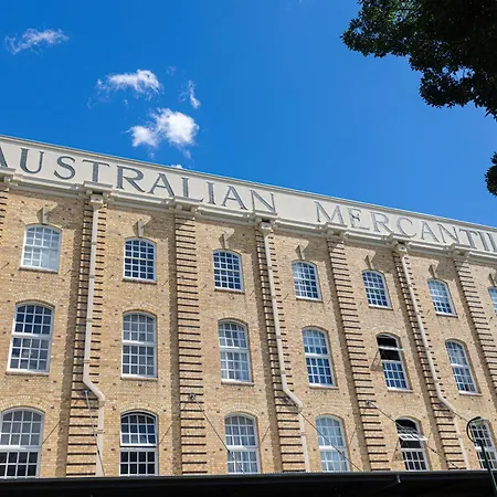 Stylish Heritage 2br Loft Near And River With Pool And Free Parking Brisbane