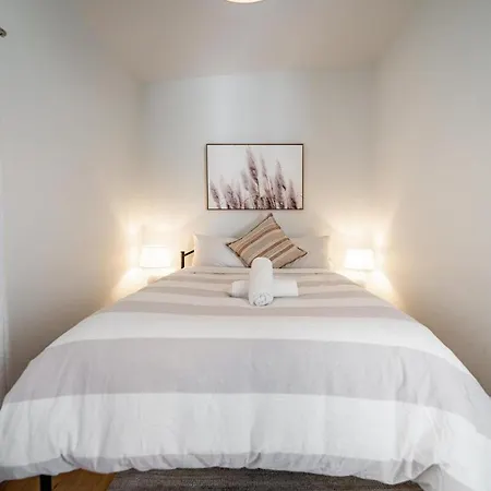 Tiny 1bd, 1ba In Clayfield, Near Cbd M2 *